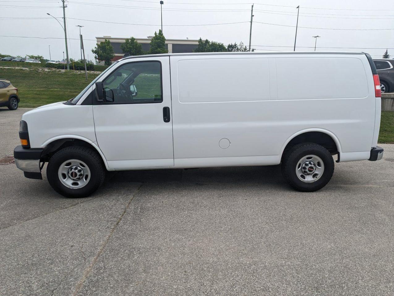 2021 GMC Savana Cargo Van BASE Photo3