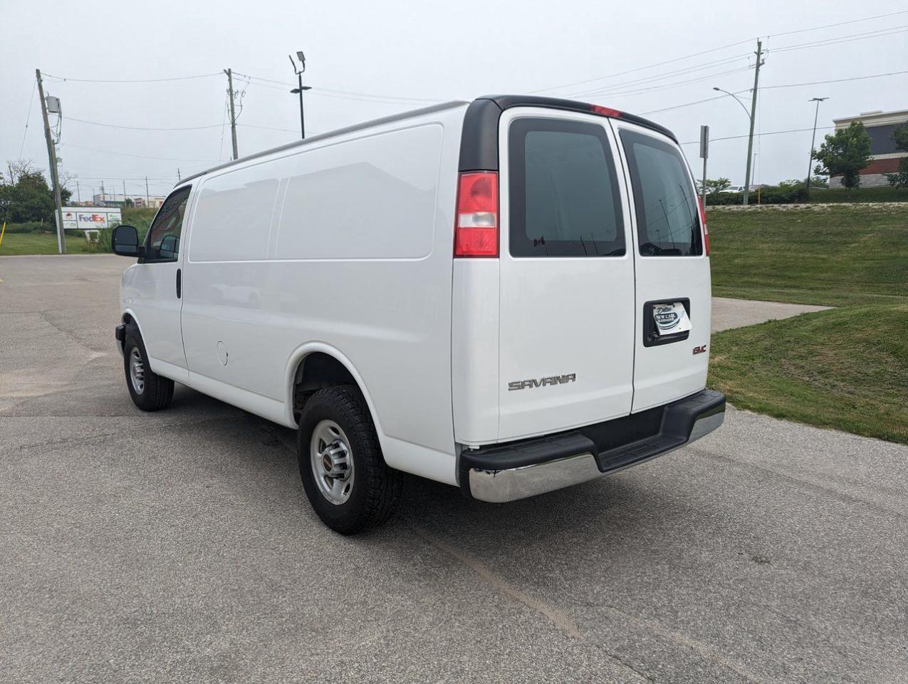 2021 GMC Savana Cargo Van BASE Photo2