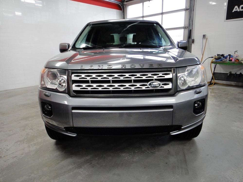 2012 Land Rover LR2 DEALER MAINTAIN,NO ACCIDENT,AWD,PANO ROOF - Photo #2