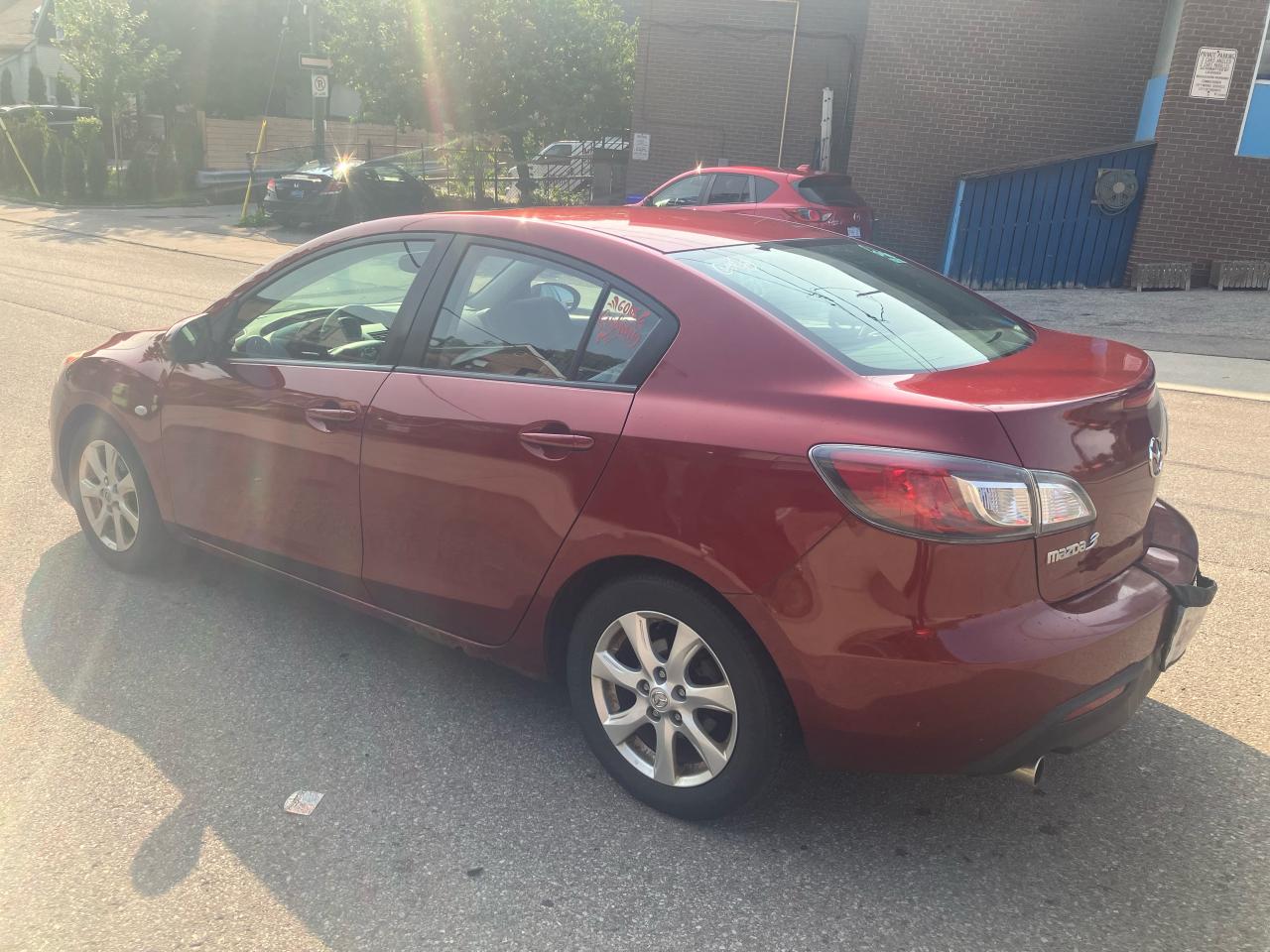 2010 Mazda MAZDA3 GS/AUTO/SUNROOF/HEATEDSEATS/4CYLINDER - Photo #9