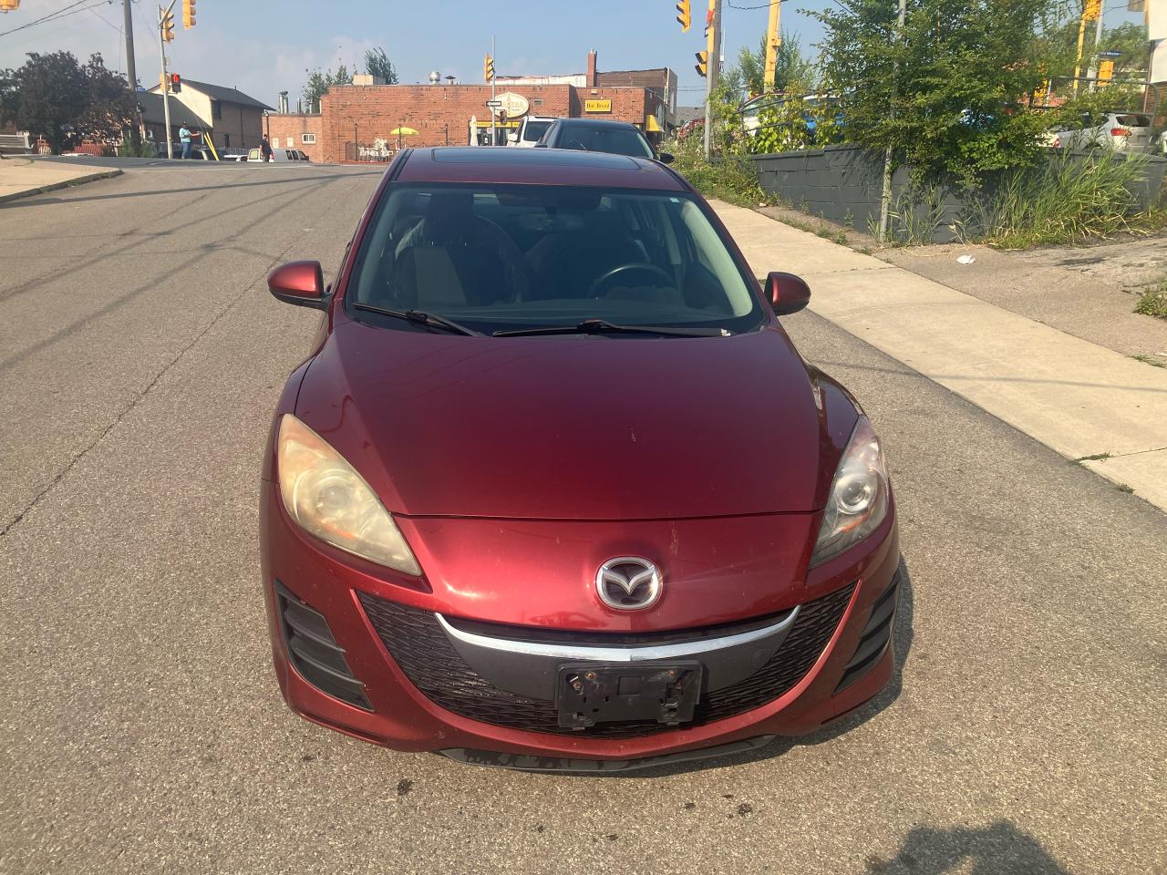 2010 Mazda MAZDA3 GS/AUTO/SUNROOF/HEATEDSEATS/4CYLINDER - Photo #2