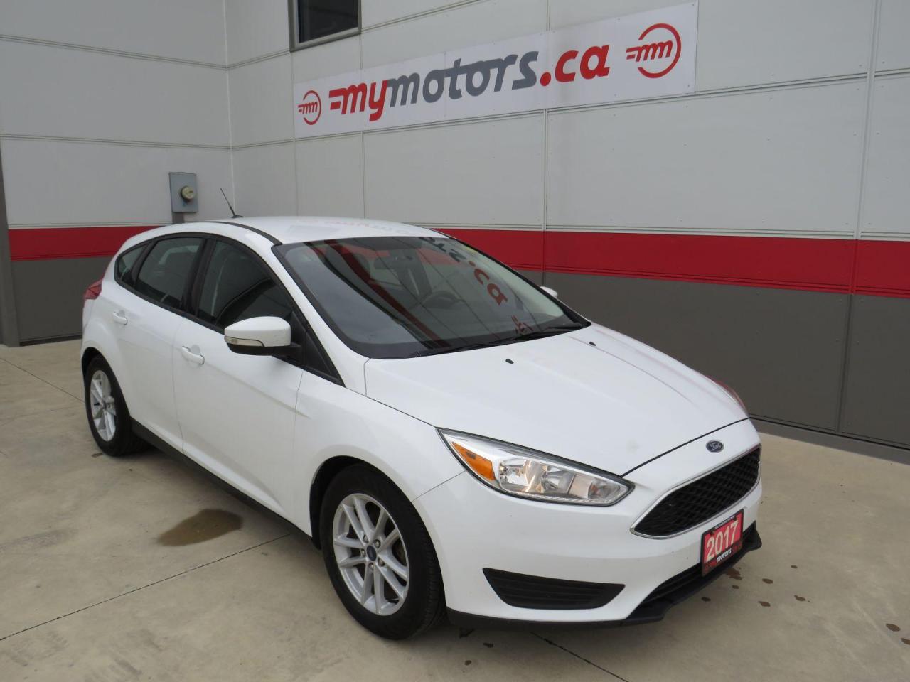 Used 2017 Ford Focus SE (**ALLOY WHEELS** AUTO HEADLIGHTS**BACKUP CAMERA**AM/FM CD PLAYER** HEATED SEATS**HEATED STEERING WHEEL**) for sale in Tillsonburg, ON