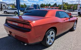 2010 Dodge Challenger R/T 5.7L Hemi, Leather - Photo #5