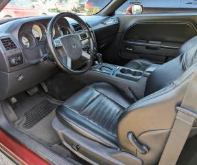 2010 Dodge Challenger R/T 5.7L Hemi, Leather - Photo #9