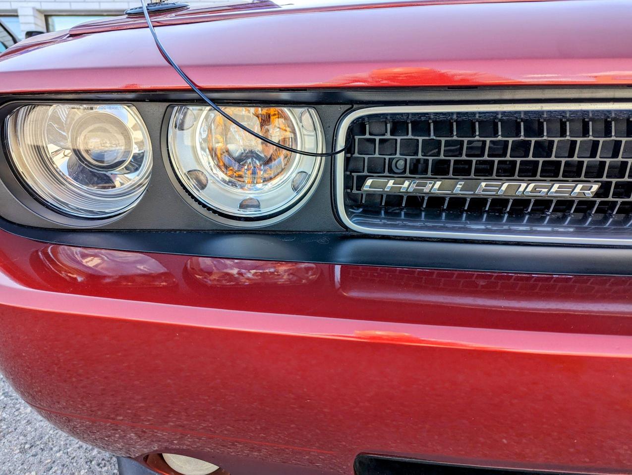 2010 Dodge Challenger R/T 5.7L Hemi, Leather - Photo #27