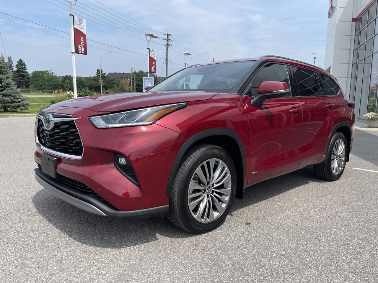 Used 2023 Toyota Highlander HYBRID Limited AWD for sale in Pickering, ON