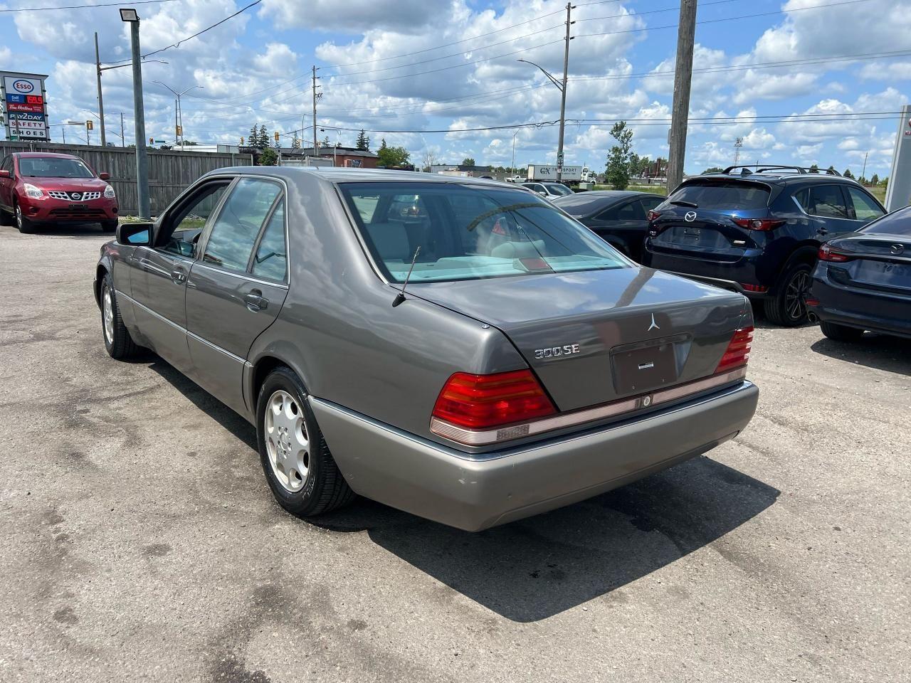 1992 Mercedes-Benz 300SE 300 SE, ONLY 162KMS, LEATHER, GREAT SHAPE, AS IS - Photo #3