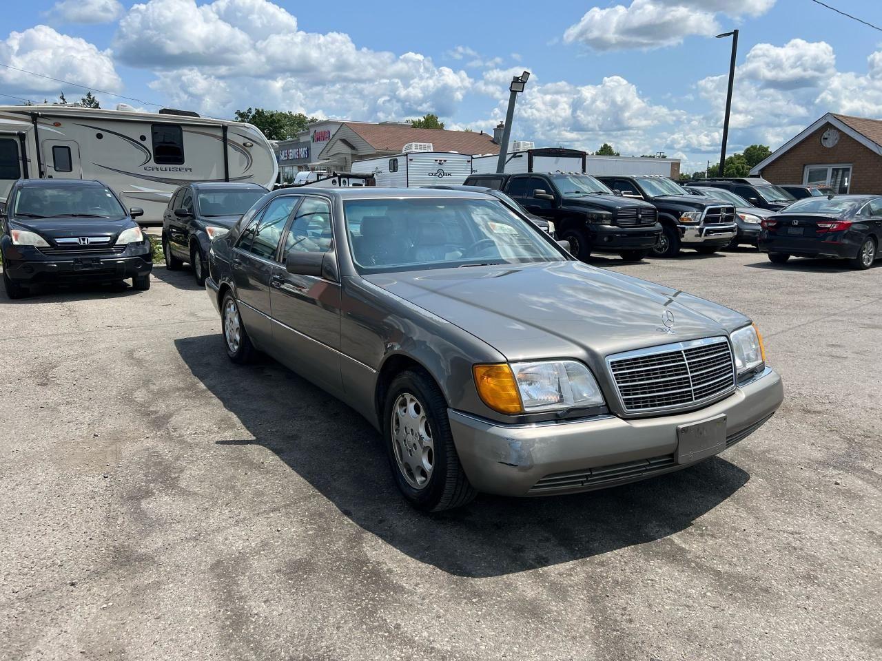 1992 Mercedes-Benz 300SE 300 SE, ONLY 162KMS, LEATHER, GREAT SHAPE, AS IS - Photo #11