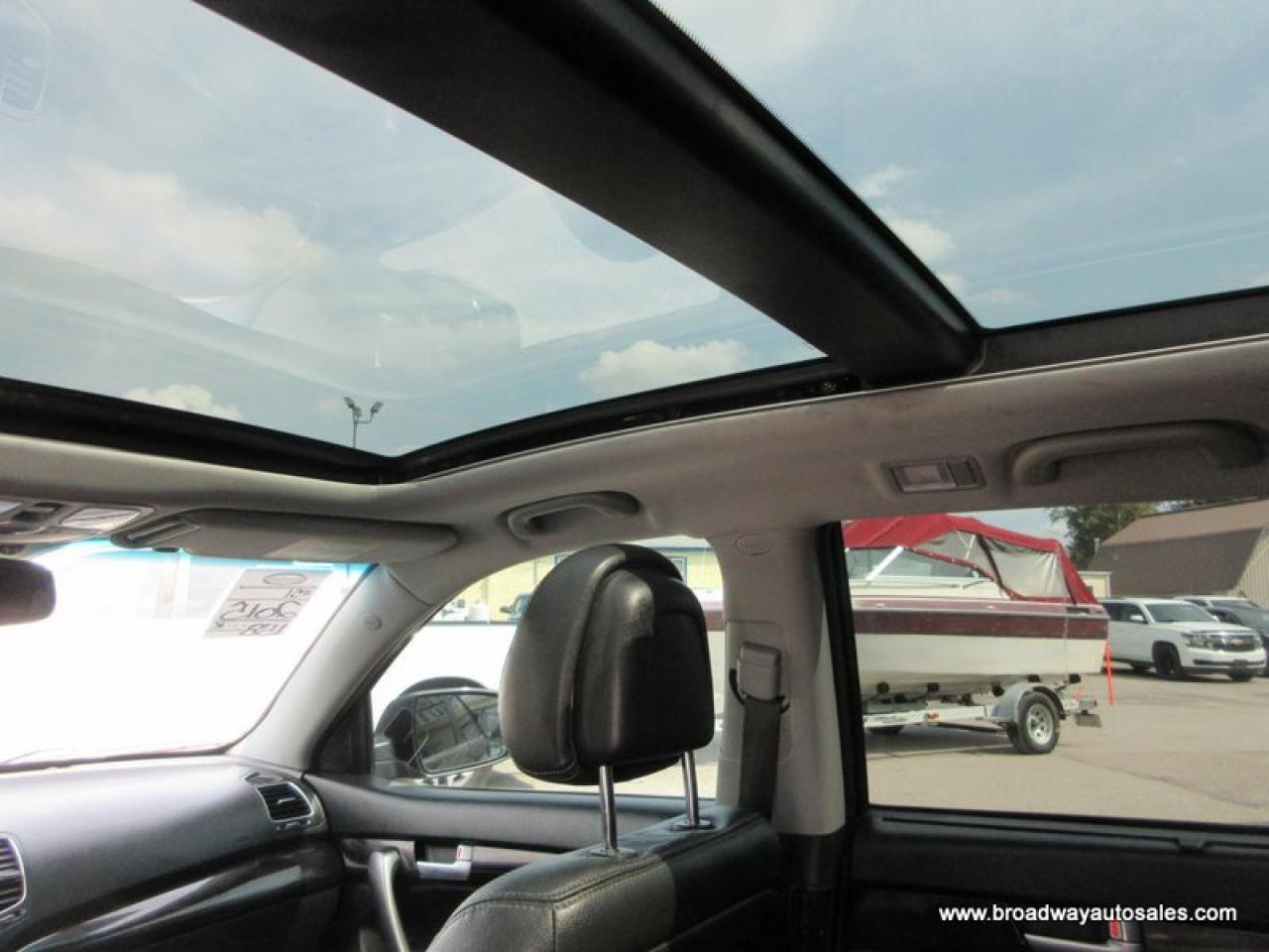 2015 Kia Sorento ALL-WHEEL DRIVE SX-MODEL 7 PASSENGER 3.3L - V6.. BENCH & 3RD ROW.. NAVIGATION.. PANORAMIC SUNROOF.. LEATHER.. HEATED/AC SEATS.. BACK-UP CAMERA.. Photo