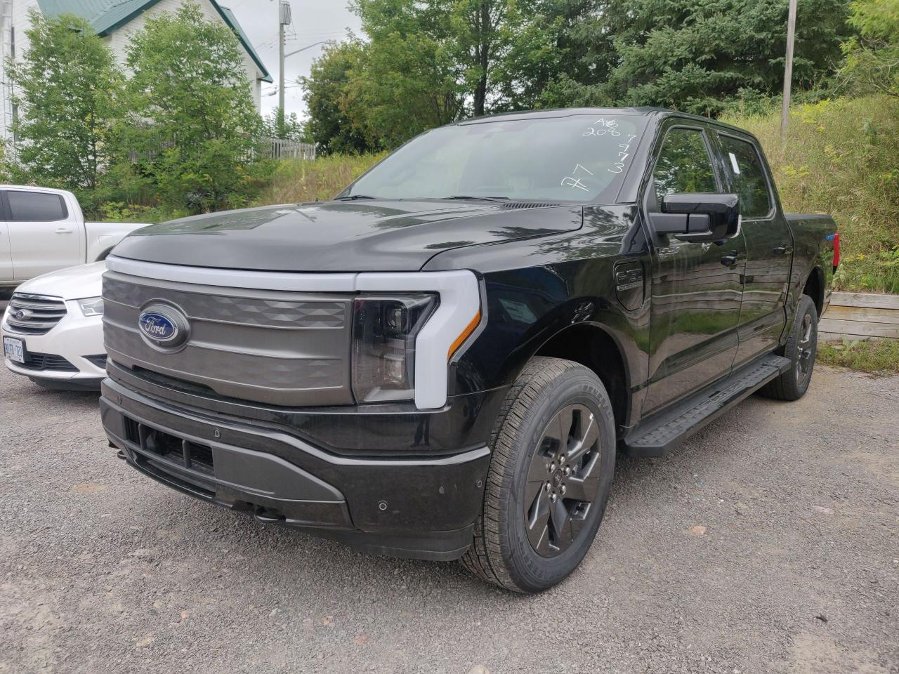 2023 Ford F-150 Lightning 4X4 SUPERCREW LARIAT 511A Photo0