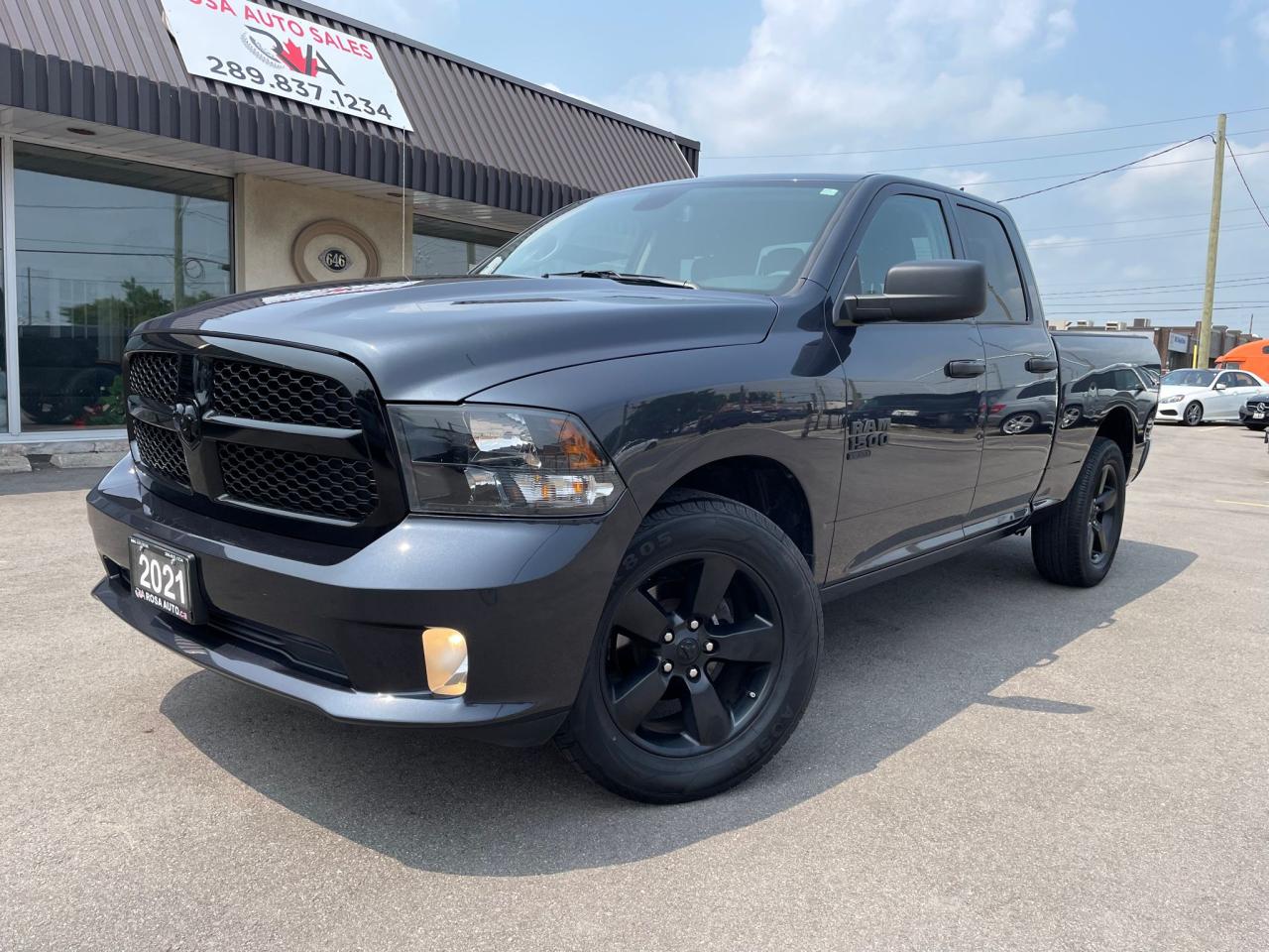 2021 RAM 1500 AUTO 4x4 Express  Quad Cab 6'4" LOW KM - Photo #1