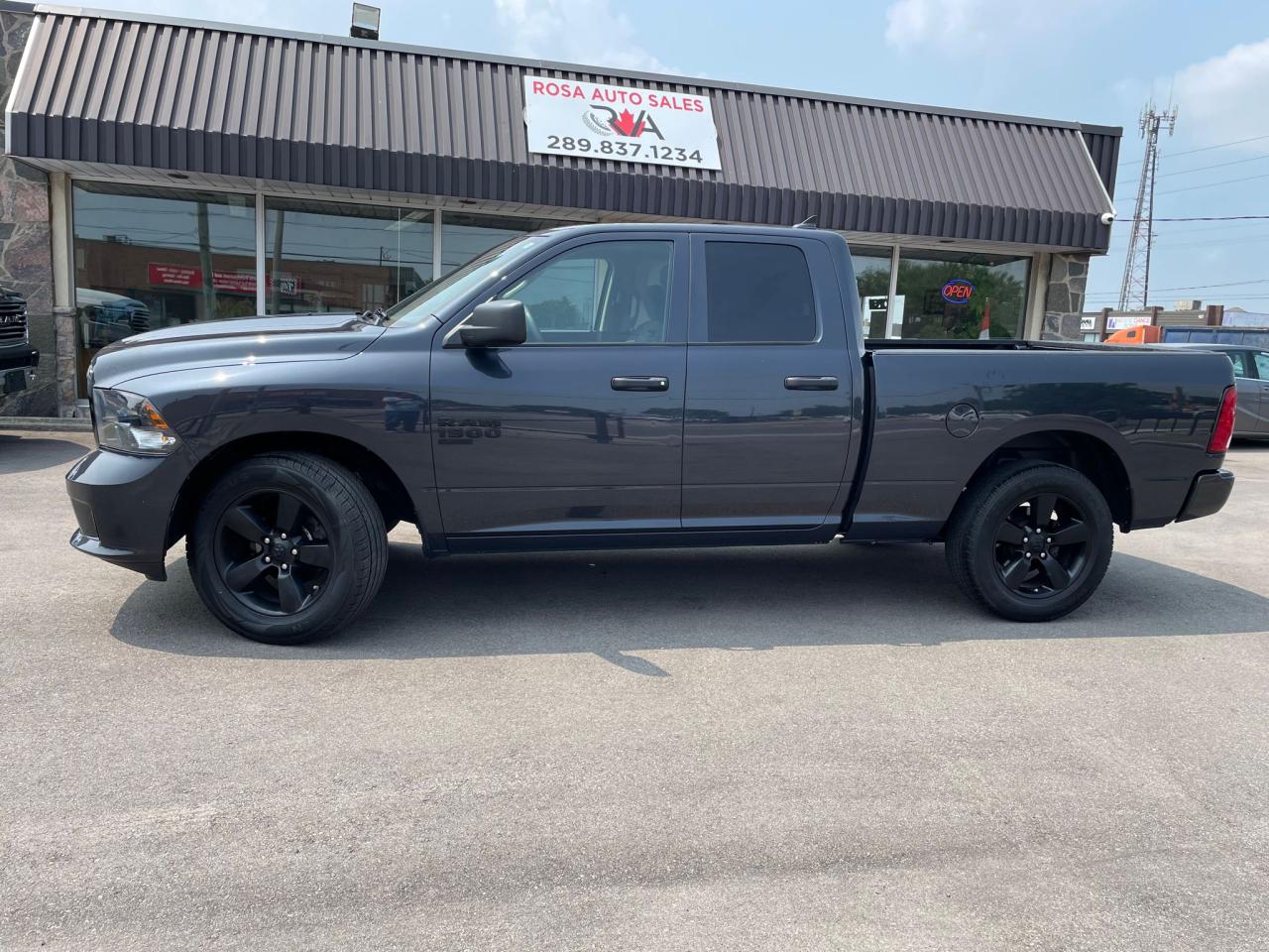 2021 RAM 1500 AUTO 4x4 Express  Quad Cab 6'4" LOW KM - Photo #3