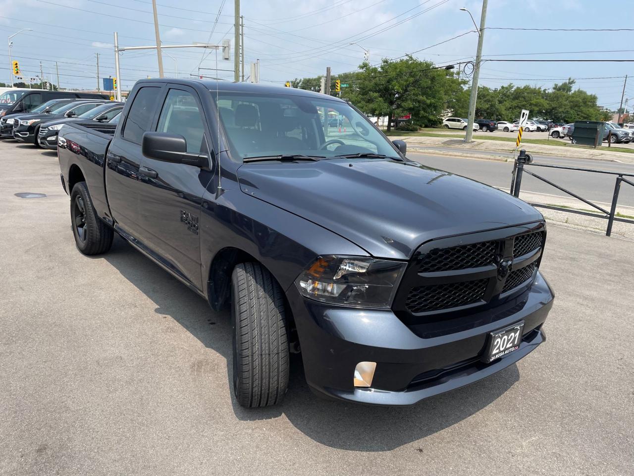 2021 RAM 1500 AUTO 4x4 Express  Quad Cab 6'4" LOW KM - Photo #8