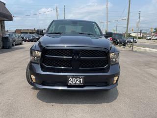 2021 RAM 1500 AUTO 4x4 Express  Quad Cab 6'4" LOW KM - Photo #7