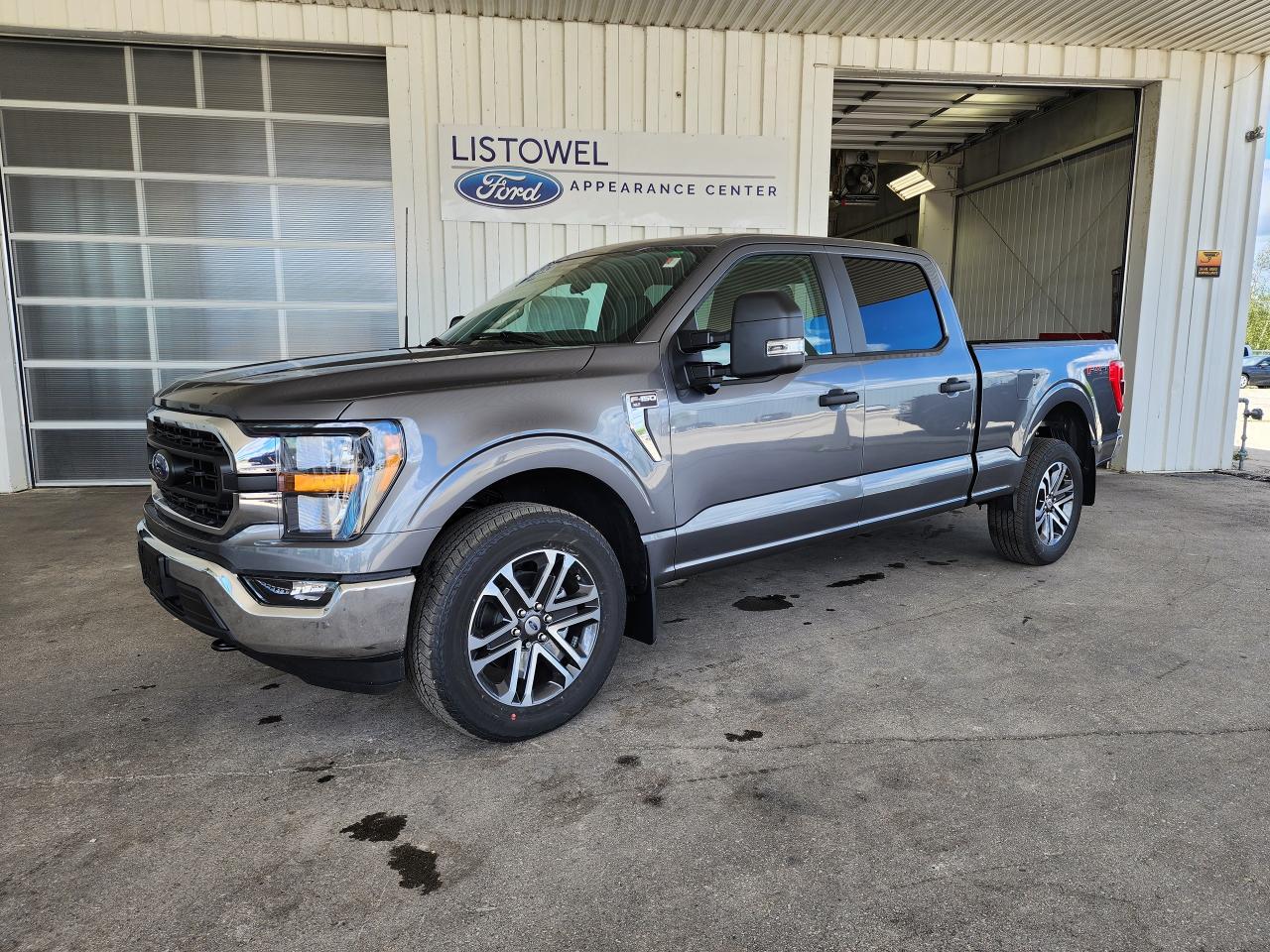2023 Ford F-150 XLT Photo0