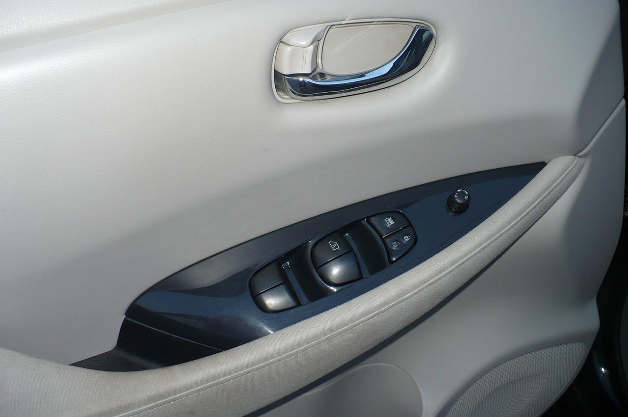 2012 Nissan Leaf 4dr HB SV Photo