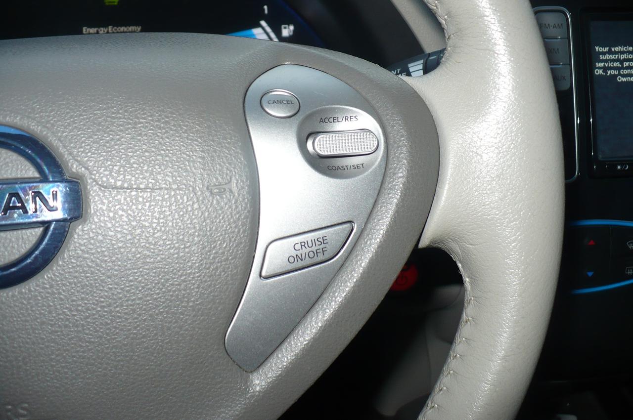 2012 Nissan Leaf 4dr HB SV Photo