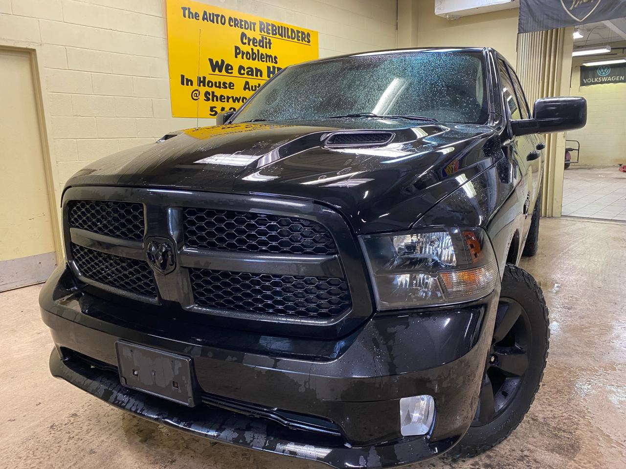 2019 RAM 1500 Classic EXPRESS - Photo #1