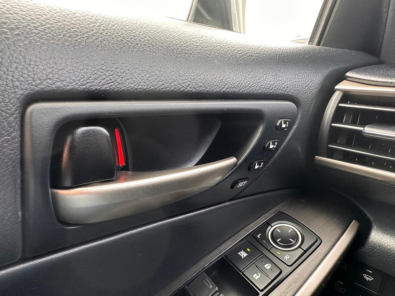 2019 Lexus IS 300 F-Sport 2. Navigation. Photo