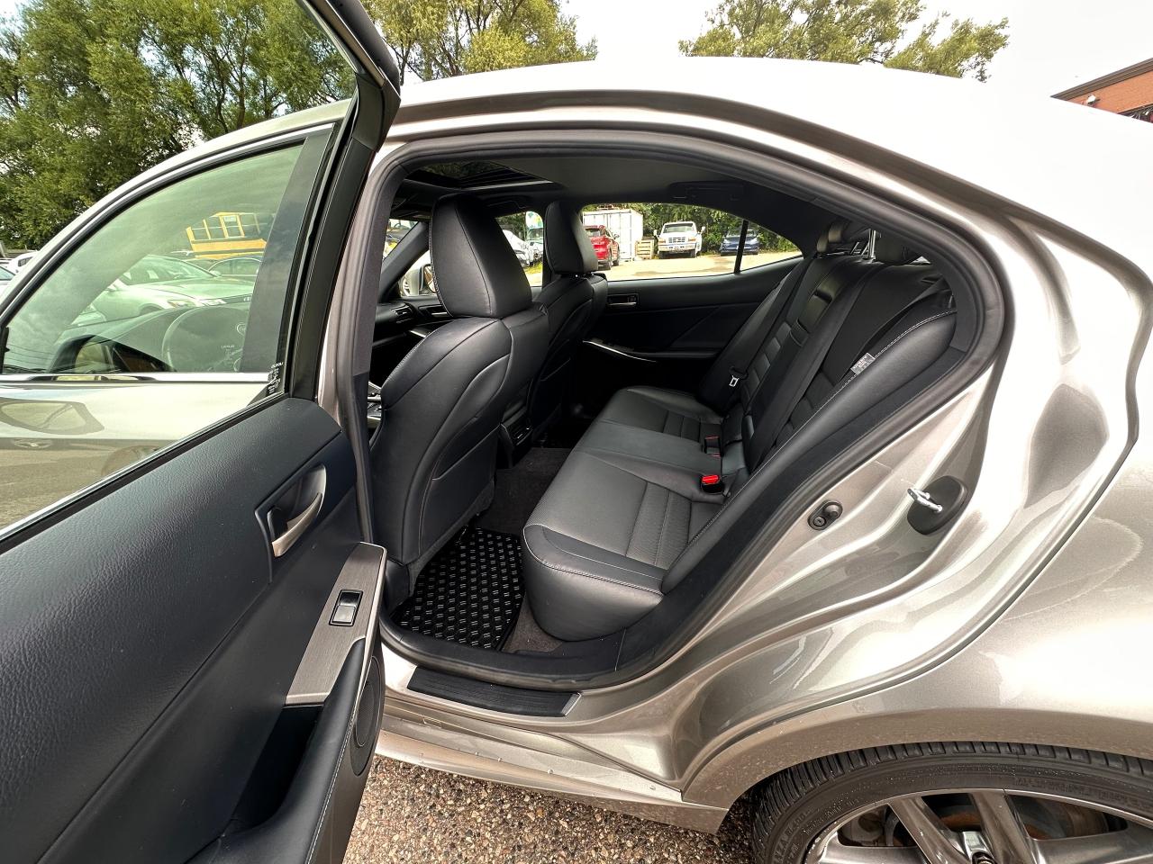 2019 Lexus IS 300 F-Sport 2. Navigation. Photo