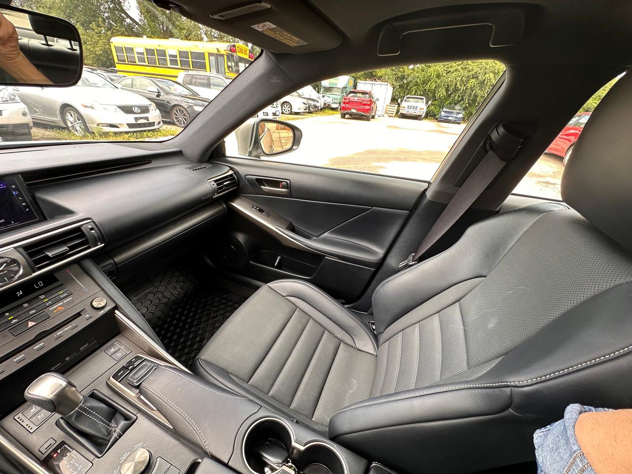 2019 Lexus IS 300 F-Sport 2. Navigation. Photo