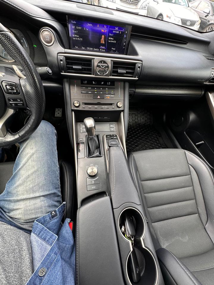 2019 Lexus IS 300 F-Sport 2. Navigation. Photo