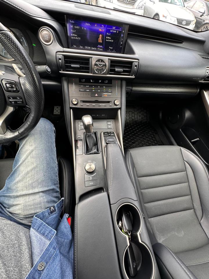 2019 Lexus IS 300 F-Sport 2. Navigation. Photo