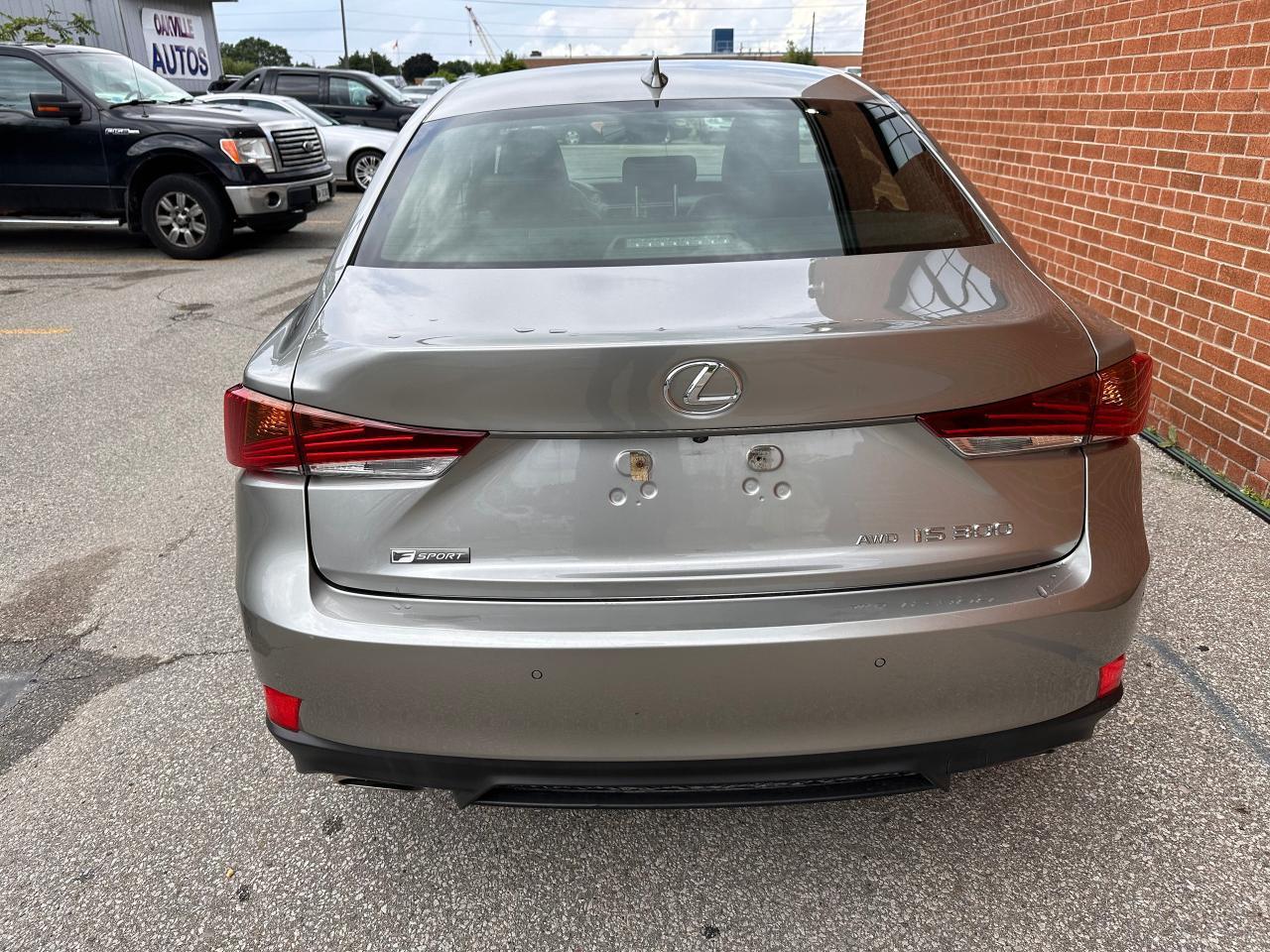 2019 Lexus IS 300 F-Sport 2. Navigation. Photo