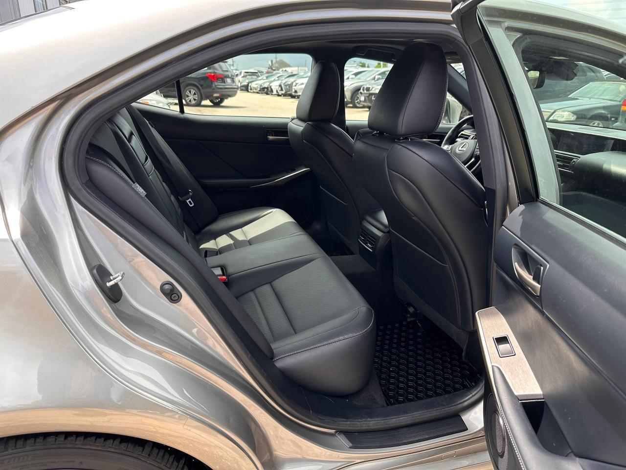 2019 Lexus IS 300 F-Sport 2. Navigation. Photo