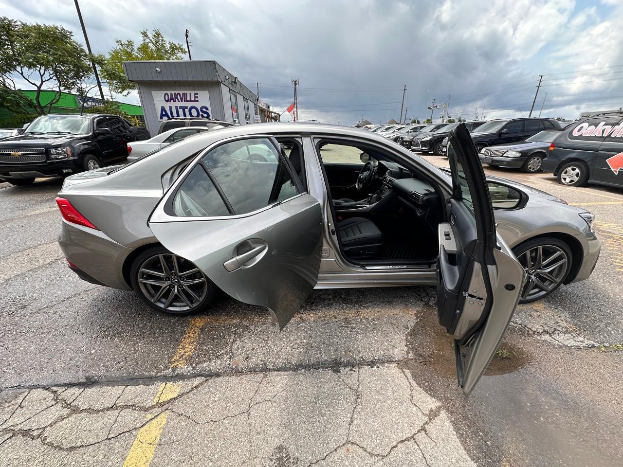 2019 Lexus IS 300 F-Sport 2. Navigation. Photo