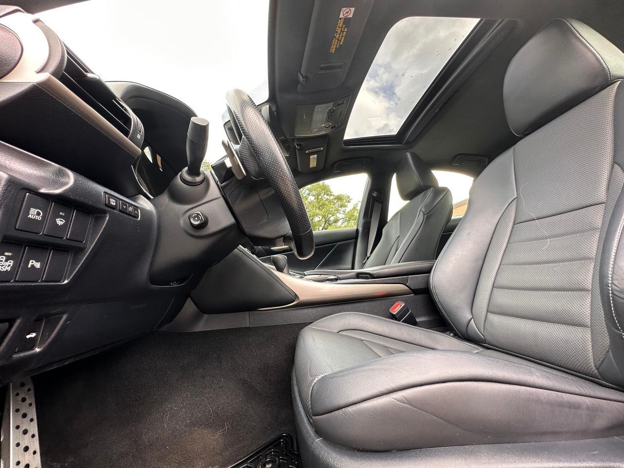 2019 Lexus IS 300 F-Sport 2. Navigation. Photo