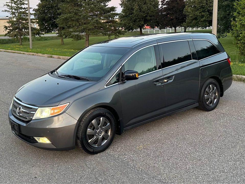 2012 Honda Odyssey 4DR WGN TOURING W/RES & NAVI - Photo #2