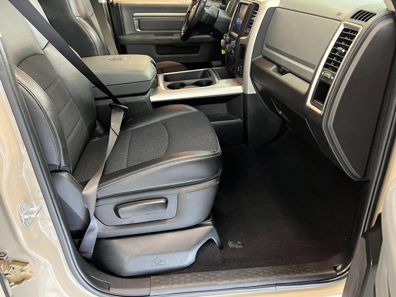 2019 RAM 1500 Classic Warlock Mojave Sand CREW 5.7L V8 4x4+CLEAN CARFAX Photo97