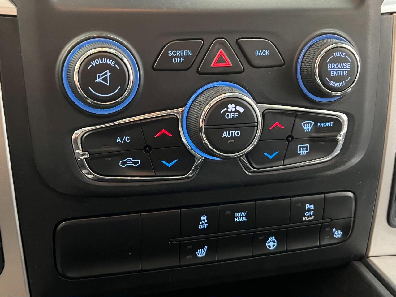 2019 RAM 1500 Classic Warlock Mojave Sand CREW 5.7L V8 4x4+CLEAN CARFAX - Photo #42