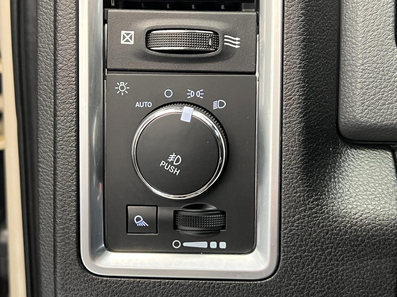 2019 RAM 1500 Classic Warlock Mojave Sand CREW 5.7L V8 4x4+CLEAN CARFAX Photo124