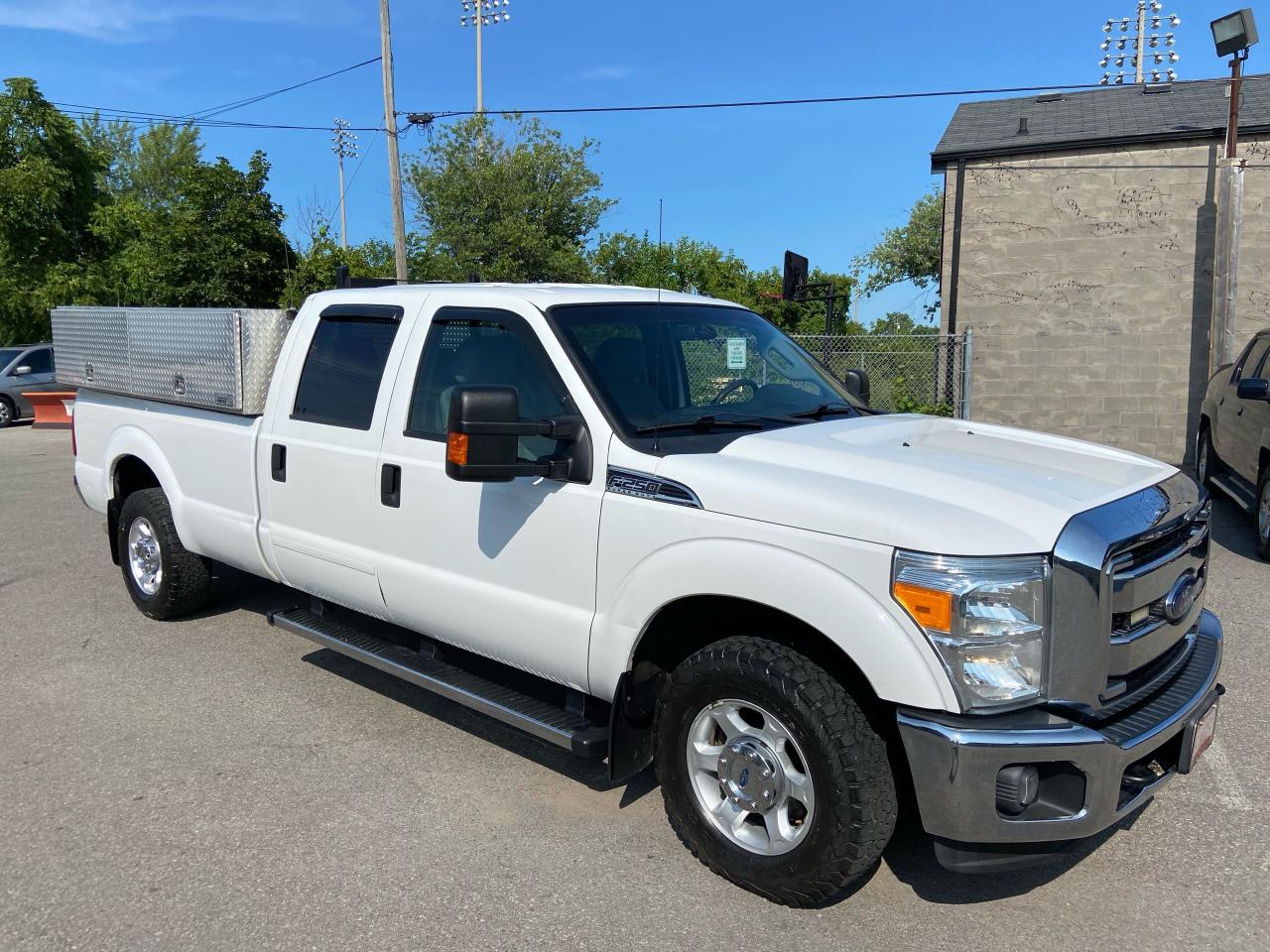 2016 Ford F-250 XLT ** TOW PKG, CRUISE, SUPER CREW, LONG BOX **