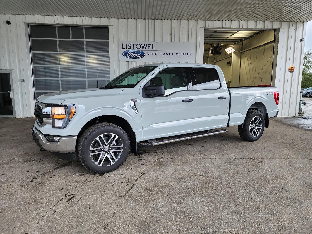 2023 Ford F-150 XLT Photo0