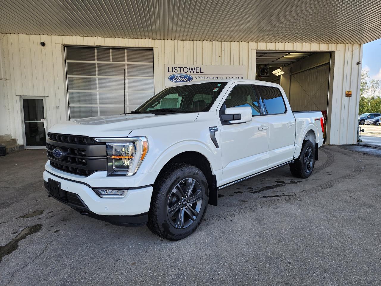 2023 Ford F-150 Lariat Photo0