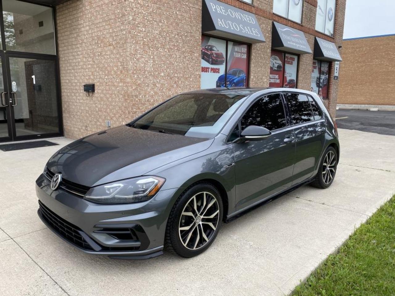 2018 Volkswagen Golf R 4MOTION Photo1
