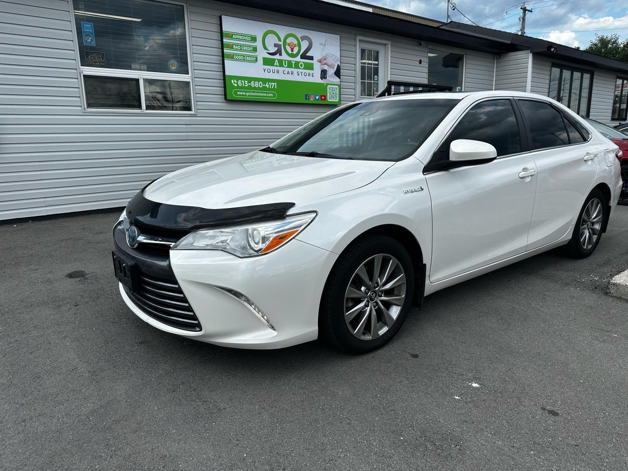 2017 Toyota Camry XLE - Photo #2