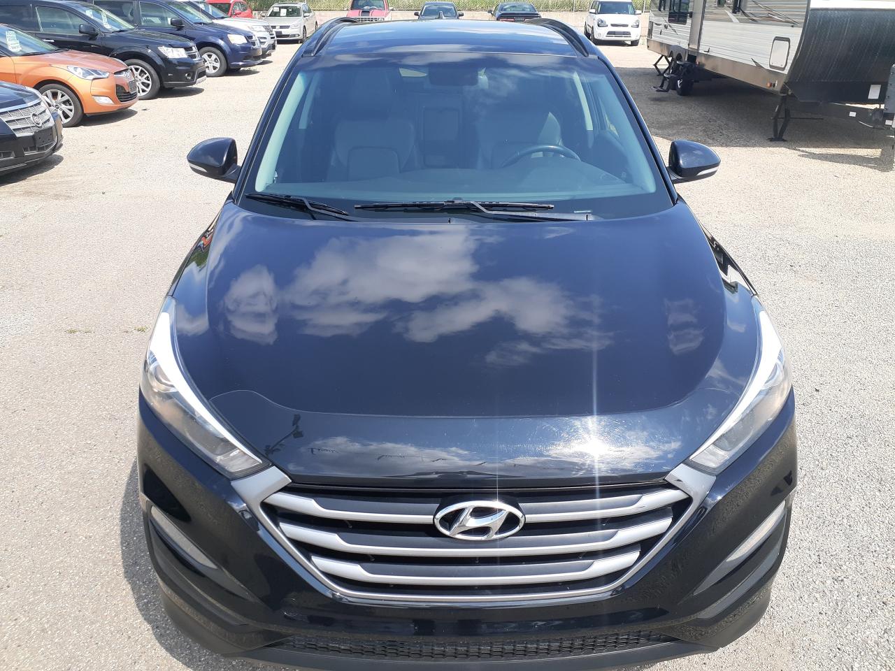 2018 Hyundai Tucson SE AWD, Leather, Blindspot det,htd Steering Seats, - Photo #2