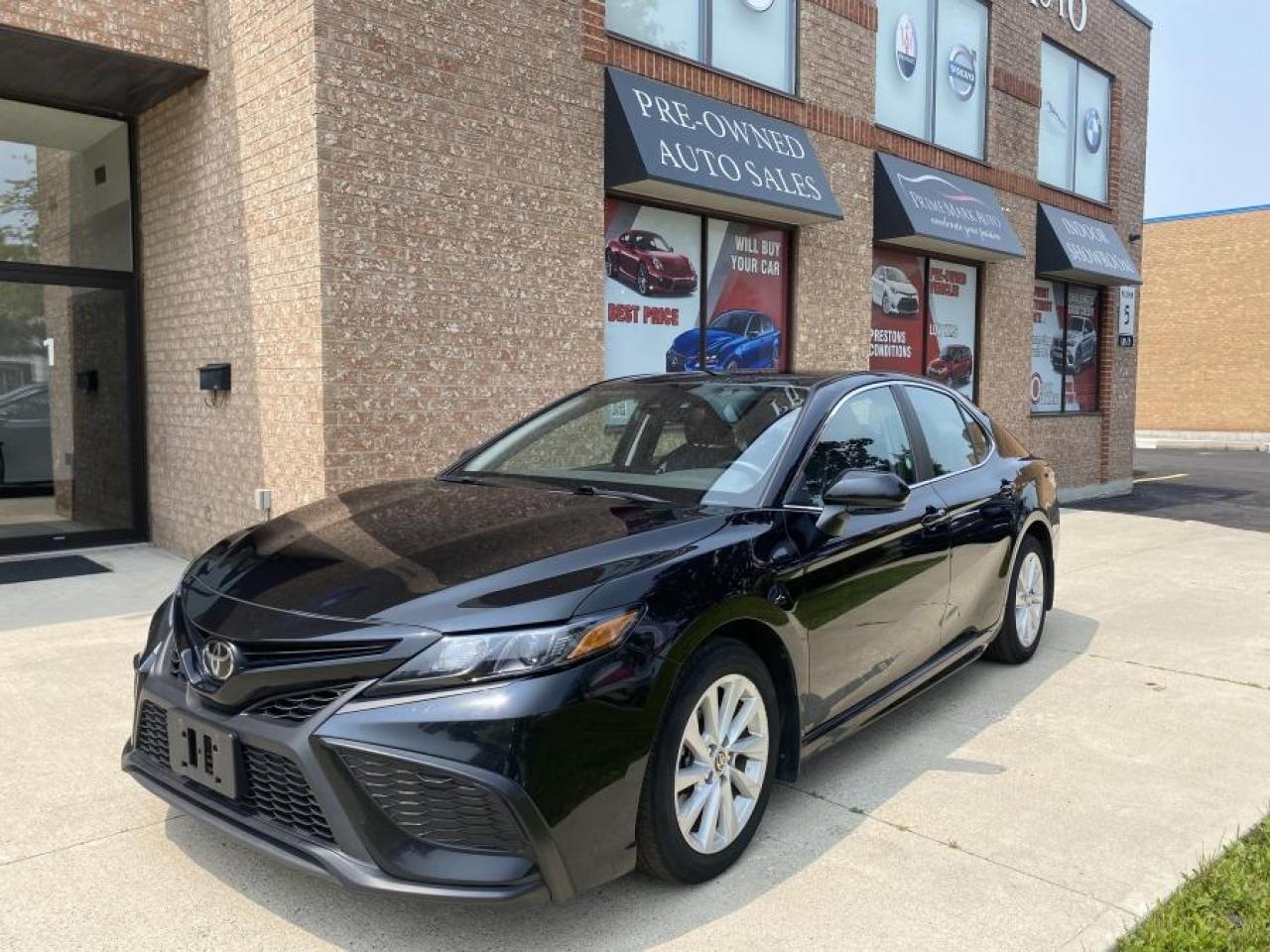 2021 Toyota Camry SE Photo1
