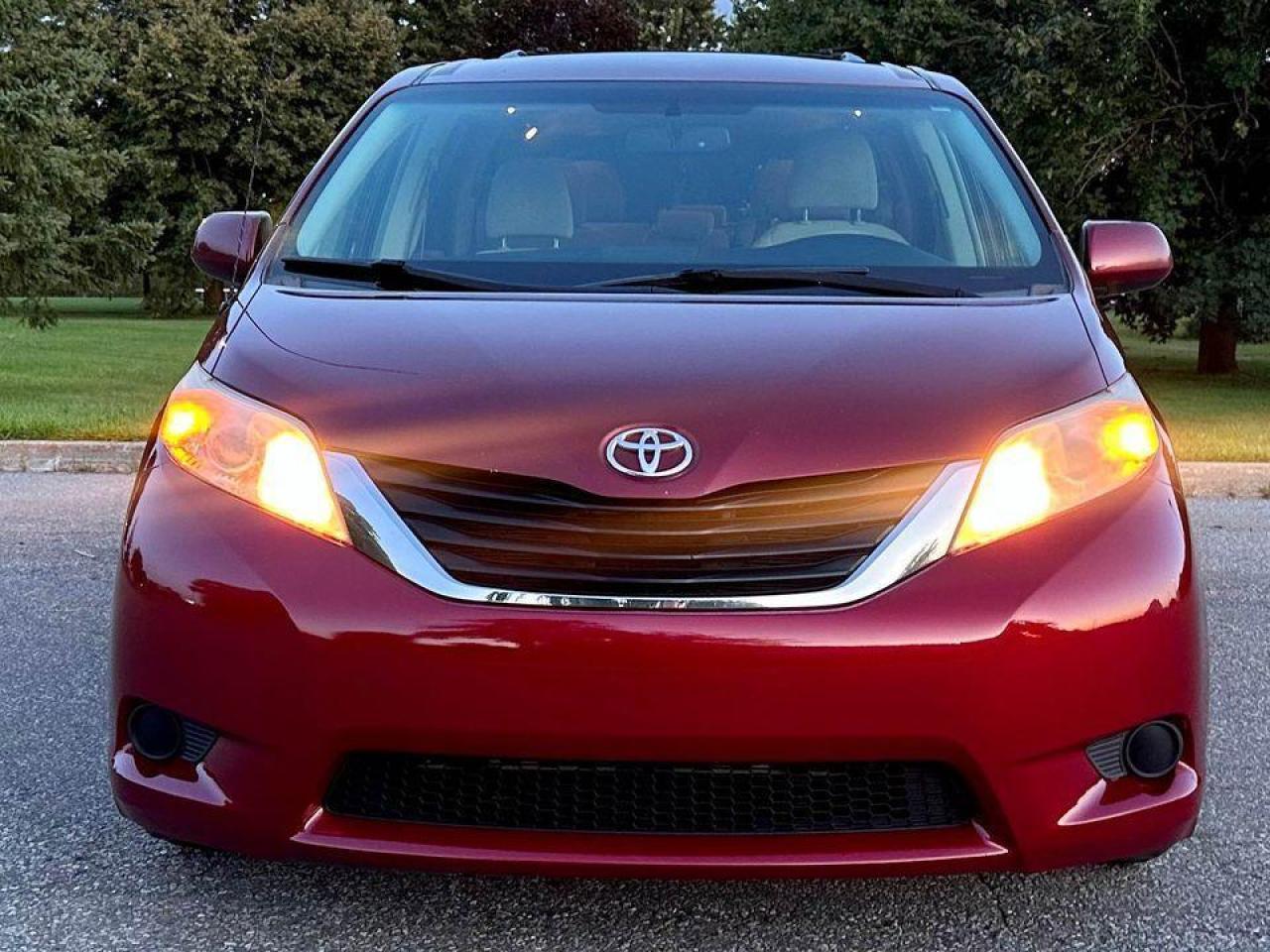 2013 Toyota Sienna 5DR V6 LE 8-PASS FWD Photo3