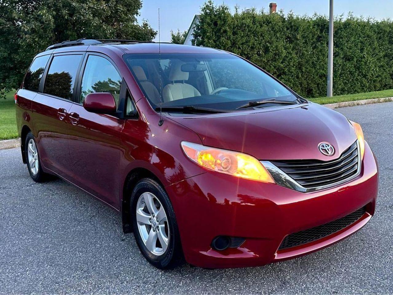 2013 Toyota Sienna 5DR V6 LE 8-PASS FWD - Photo #8