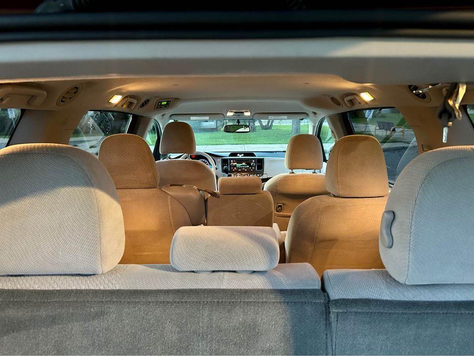 2013 Toyota Sienna 5DR V6 LE 8-PASS FWD - Photo #11