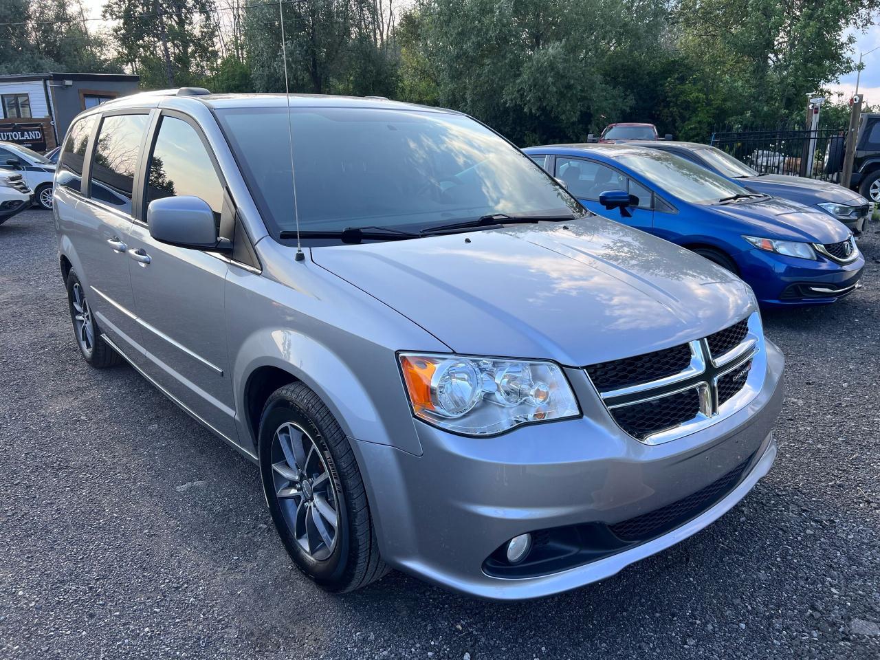 2017 Dodge Grand Caravan SXT Premium Plus - Photo #2