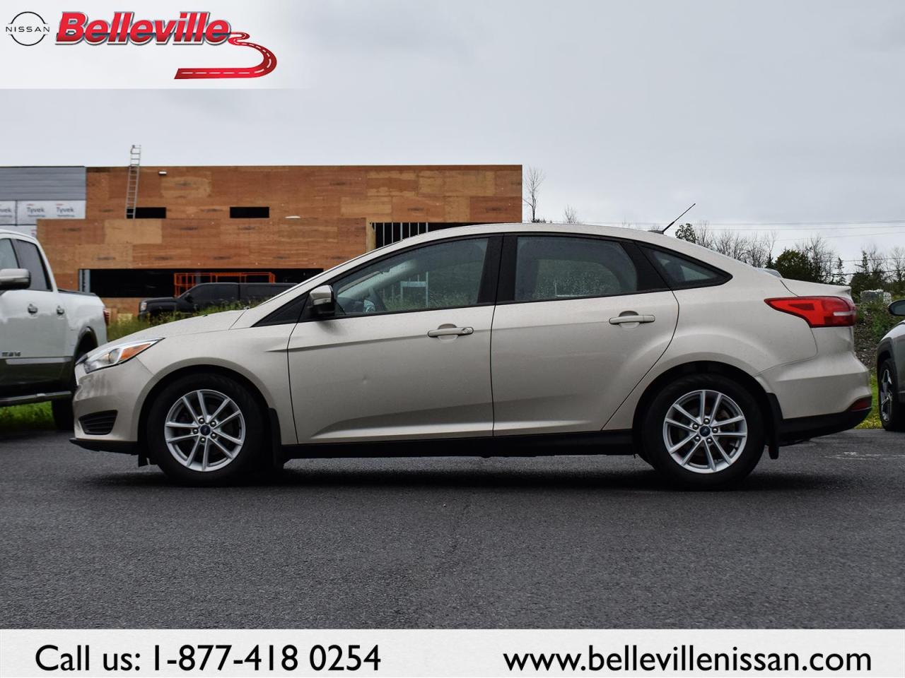 2018 Ford Focus SE-FWD, Clean, sporty and fuel saver! Photo3