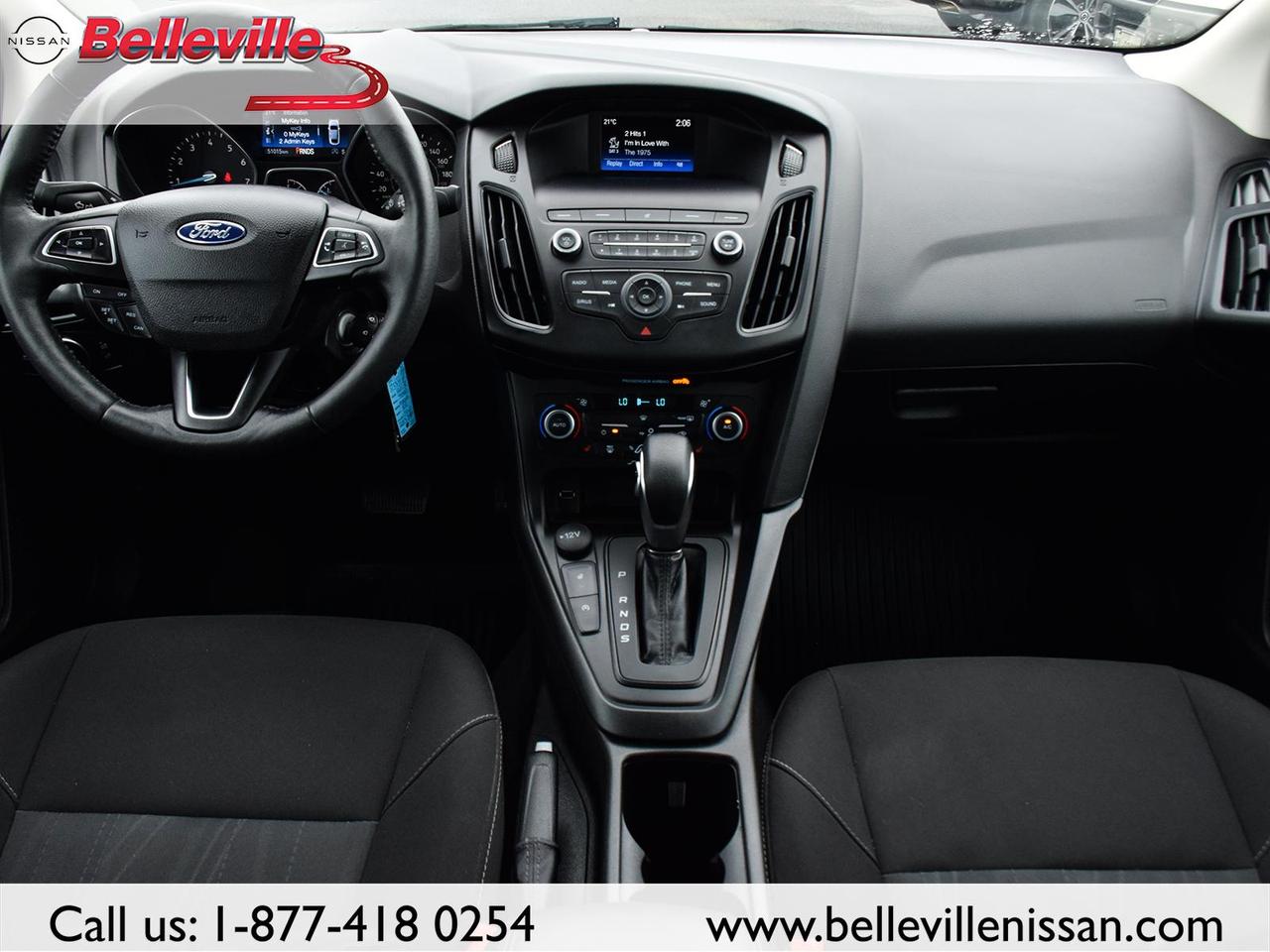 2018 Ford Focus SE-FWD, Clean, sporty and fuel saver! Photo