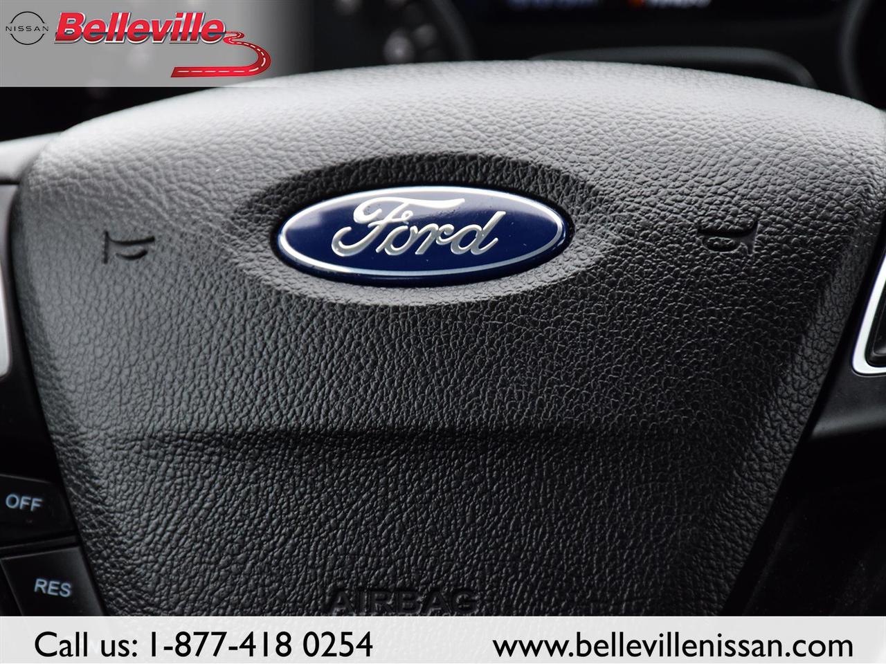 2018 Ford Focus SE-FWD, Clean, sporty and fuel saver! Photo