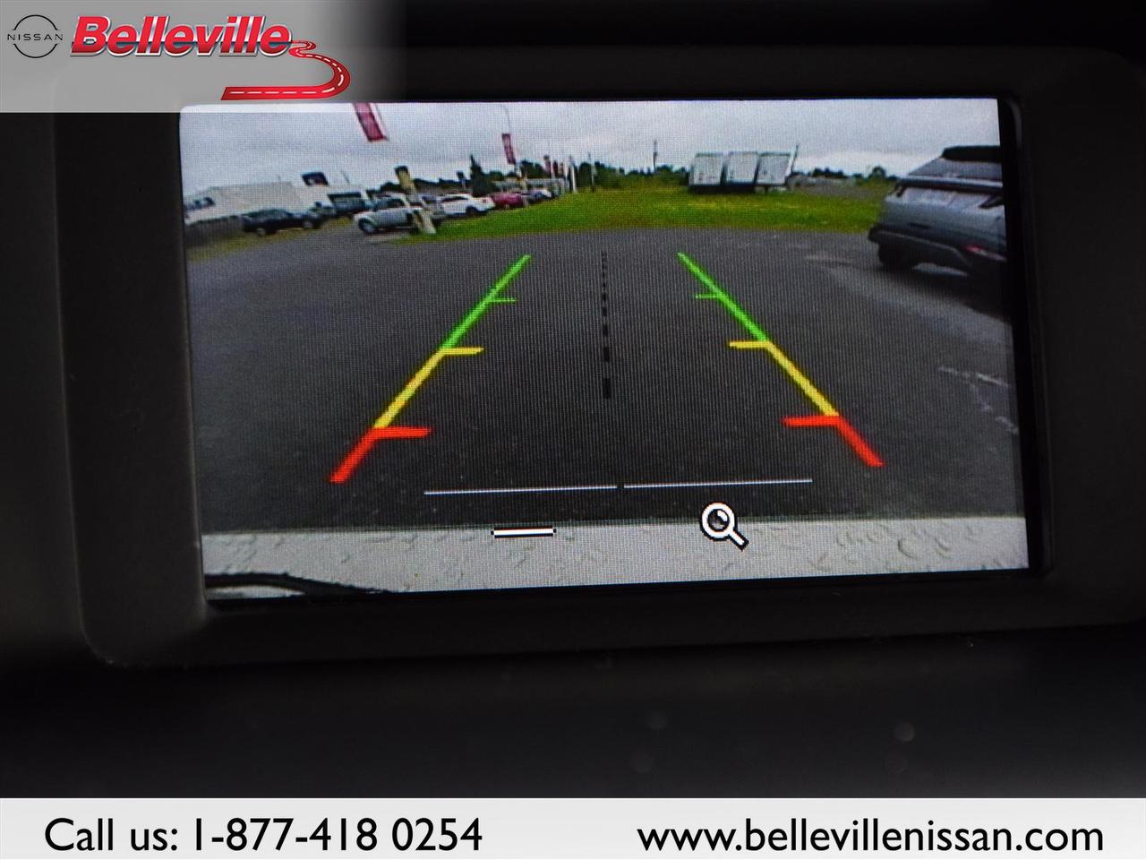 2018 Ford Focus SE-FWD, Clean, sporty and fuel saver! Photo